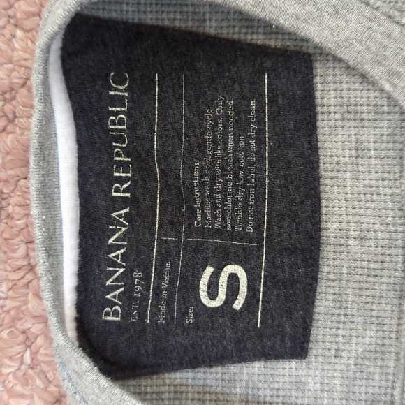 Banana Republic Men's shirt - Picture 2 of 4